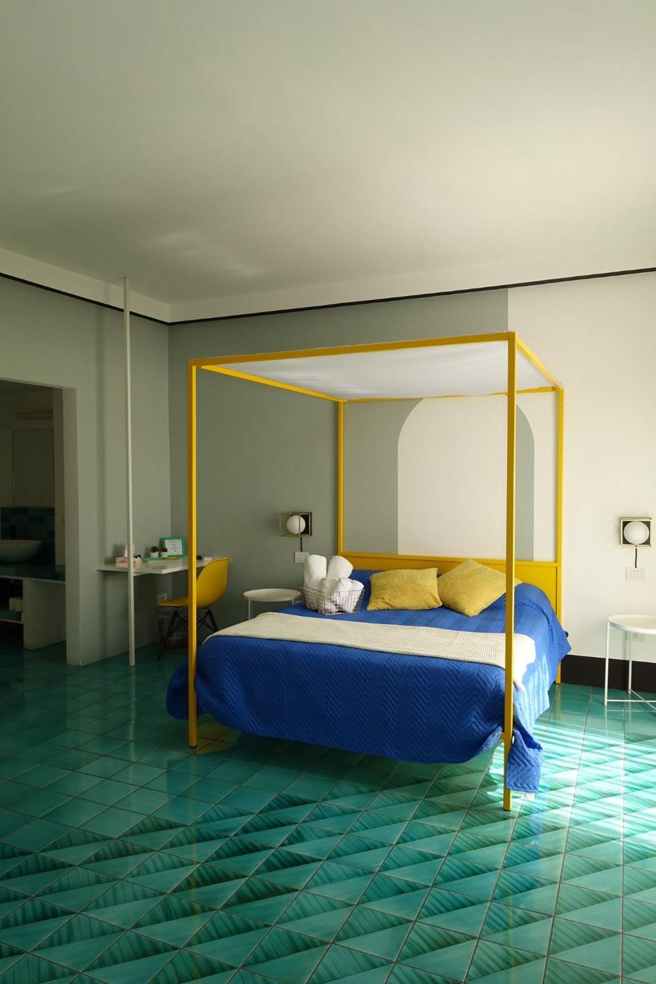 Ninina Boutique Suites Salerno Exterior foto