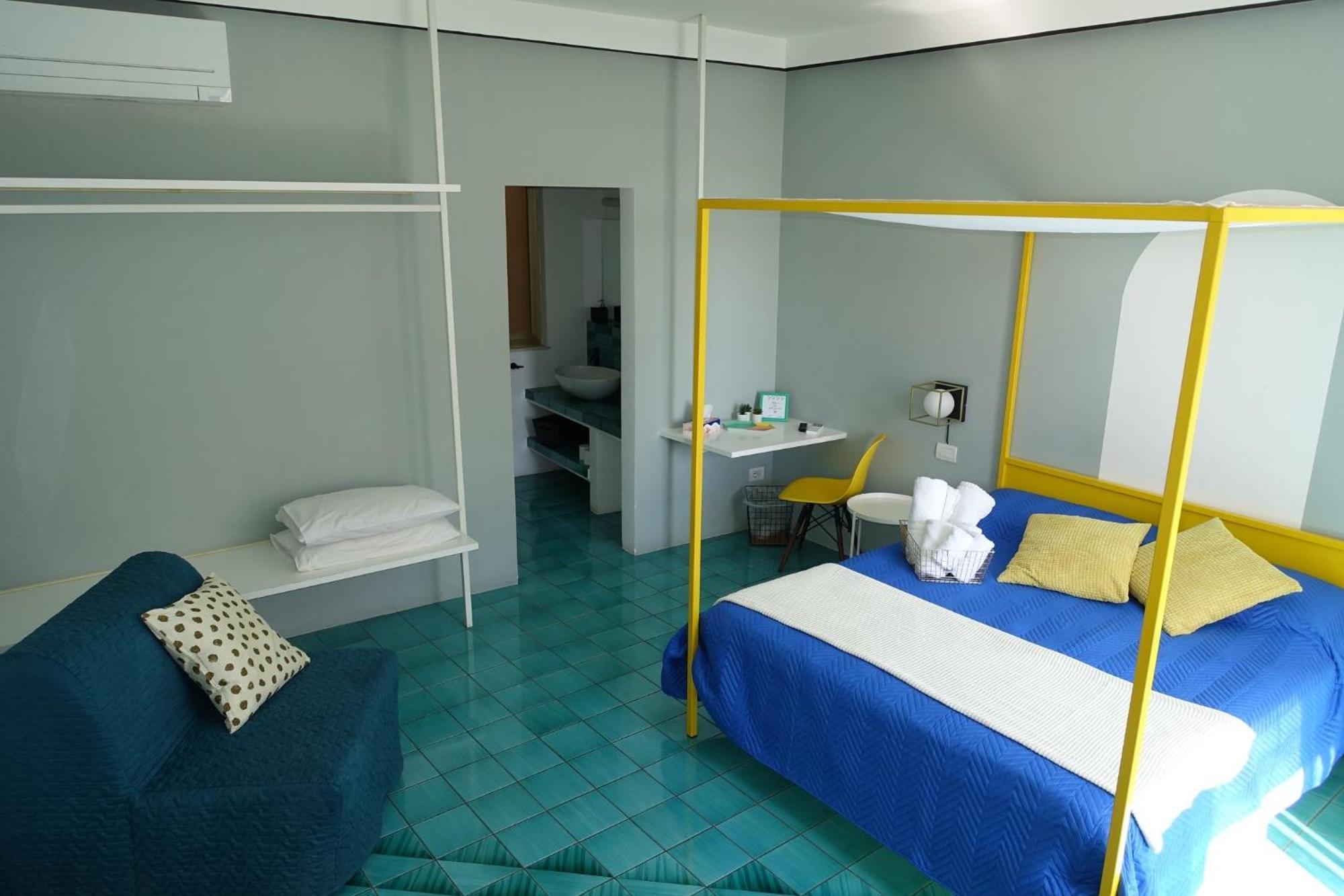 Ninina Boutique Suites Salerno Exterior foto
