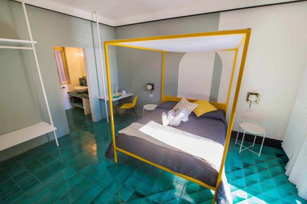 Ninina Boutique Suites Salerno Exterior foto